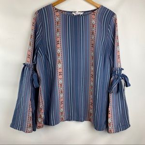 Lauren Conrad Bell Sleeve Blue Floral Top sz L